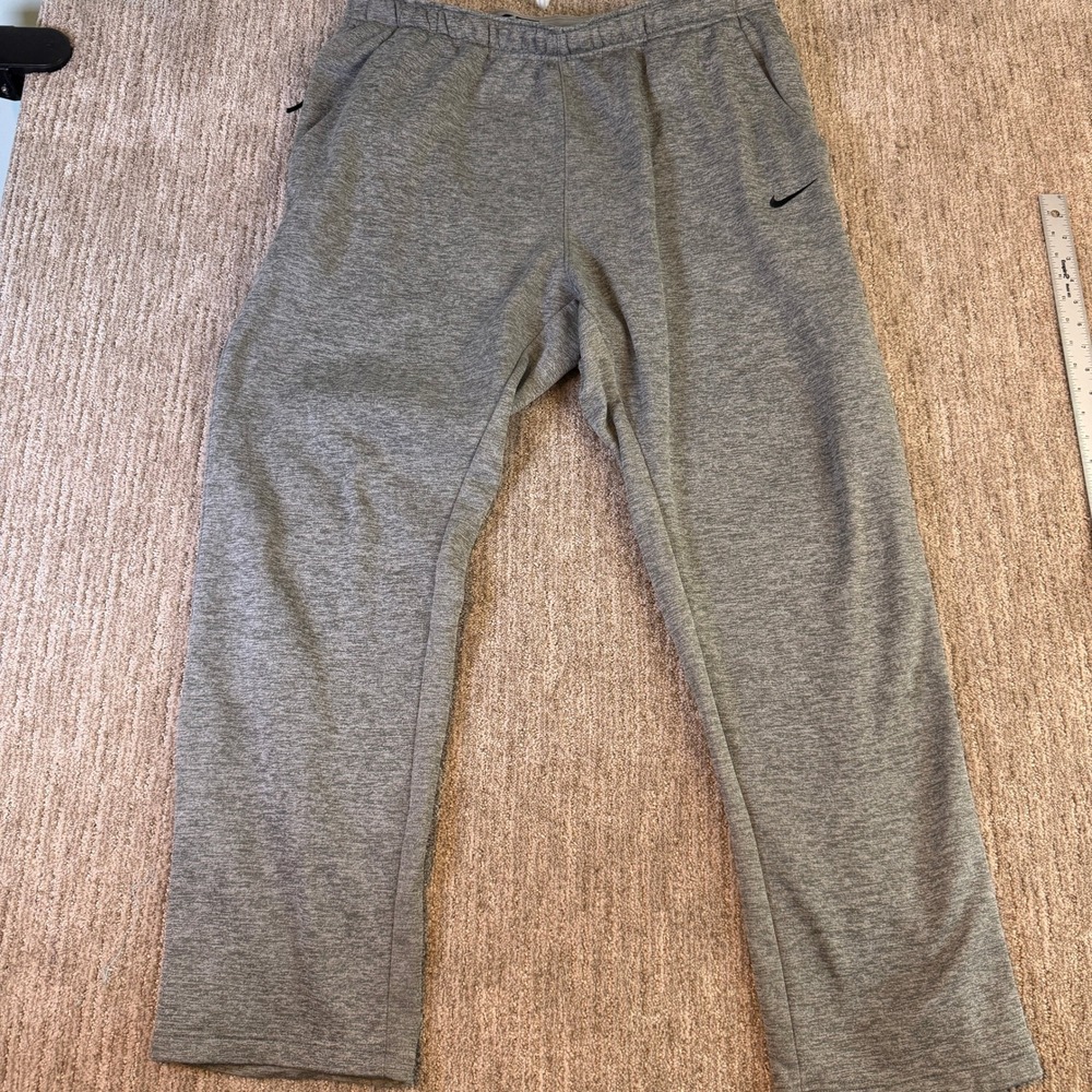 Nike Therma-FIT Mens Large Gray Heathered Fleece Sweatpants Joggers Pockets
